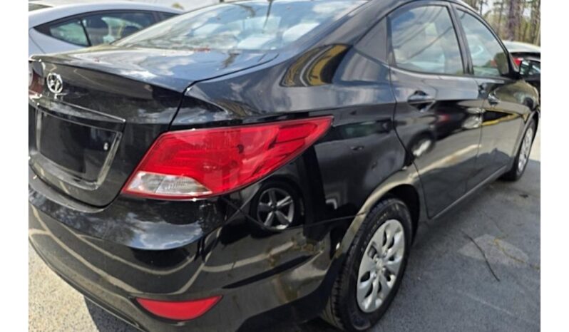 
								2016 Hyundai Accent SE full									