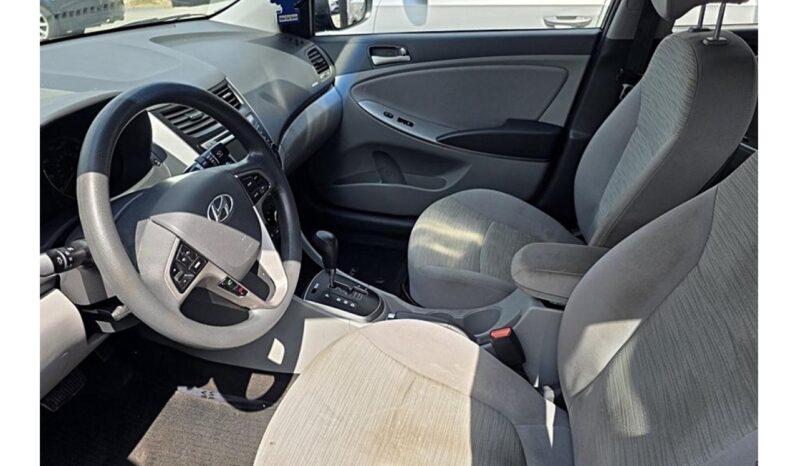 
								2016 Hyundai Accent SE full									