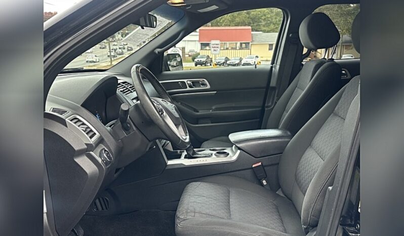 
								2014 Ford Explorer XLT full									