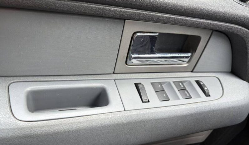 
								2011 Ford F-150 full									