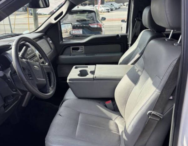 
								2011 Ford F-150 full									