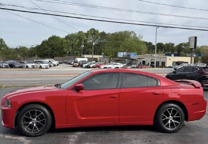 
								2012 Dodge Charger SE full									