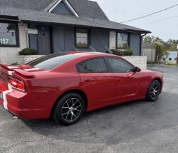 
										2012 Dodge Charger SE full									