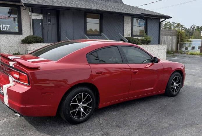
								2012 Dodge Charger SE full									