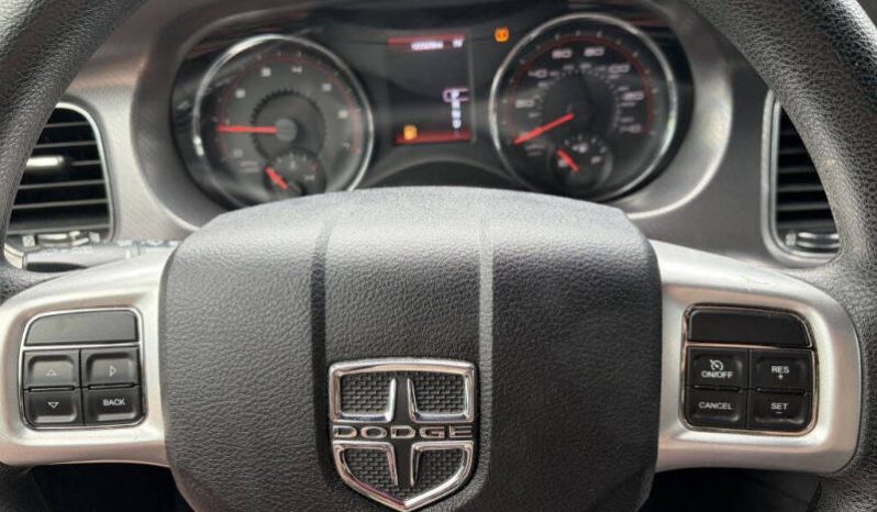 
								2012 Dodge Charger SE full									