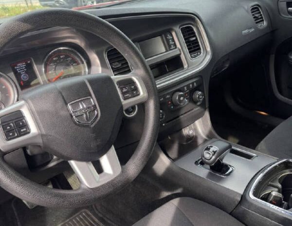 
								2012 Dodge Charger SE full									