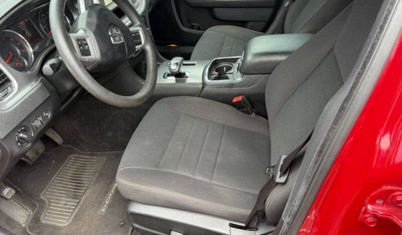 
								2012 Dodge Charger SE full									