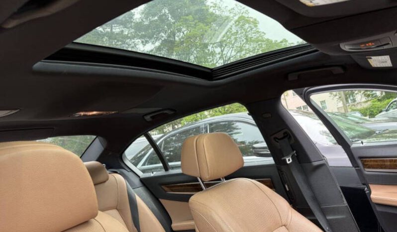 
								2013 BMW 7 Series 740Li full									