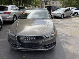 
										2016 Audi A3 Sportback e-tron full									