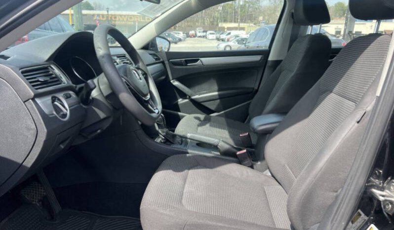 
								2016 Volkswagen Passat 1.8T S full									
