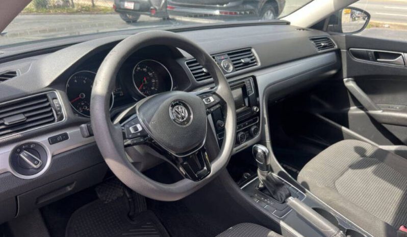 
								2016 Volkswagen Passat 1.8T S full									