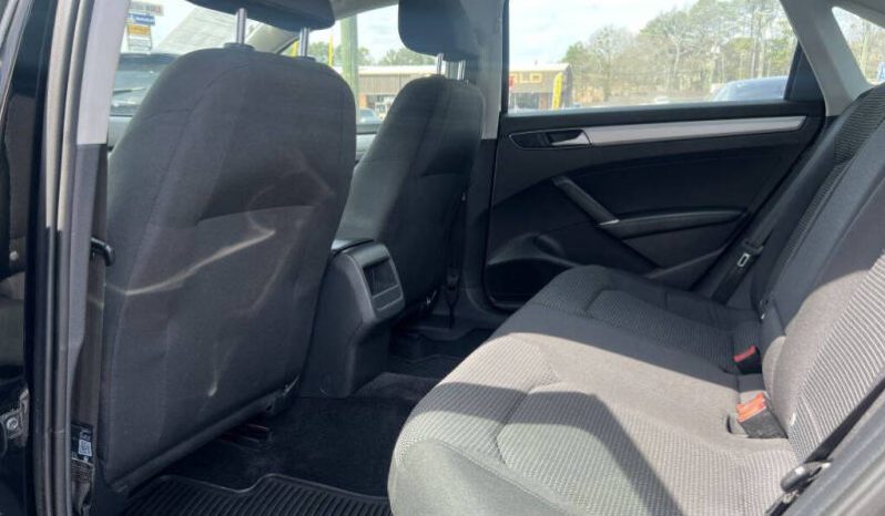 
								2016 Volkswagen Passat 1.8T S full									