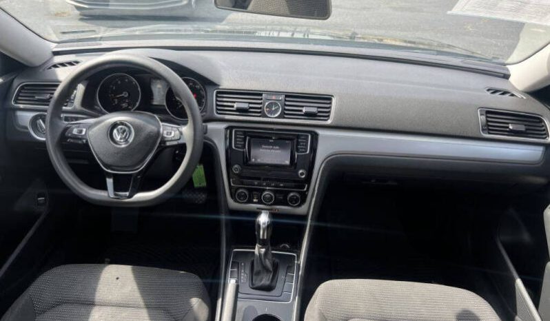 
								2016 Volkswagen Passat 1.8T S full									