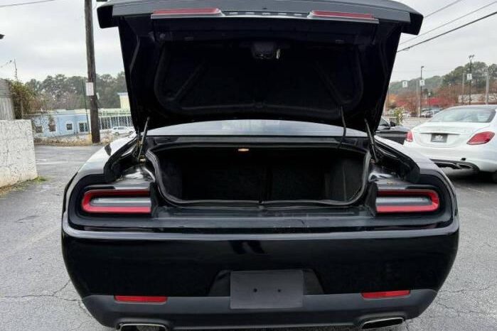 
								2019 Dodge Challenger SXT full									