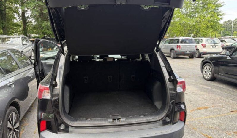 
								2022 Ford Escape SE full									