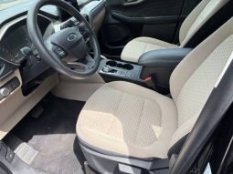 
										2022 Ford Escape SE full									