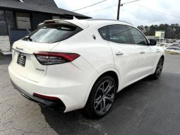 
										2022 Maserati Levante Modena full									
