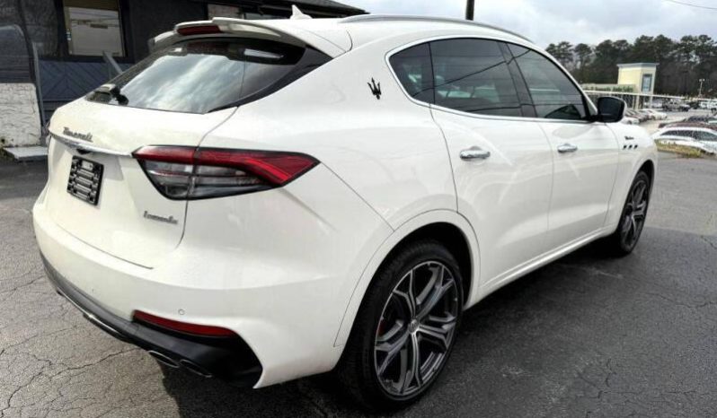 
								2022 Maserati Levante Modena full									