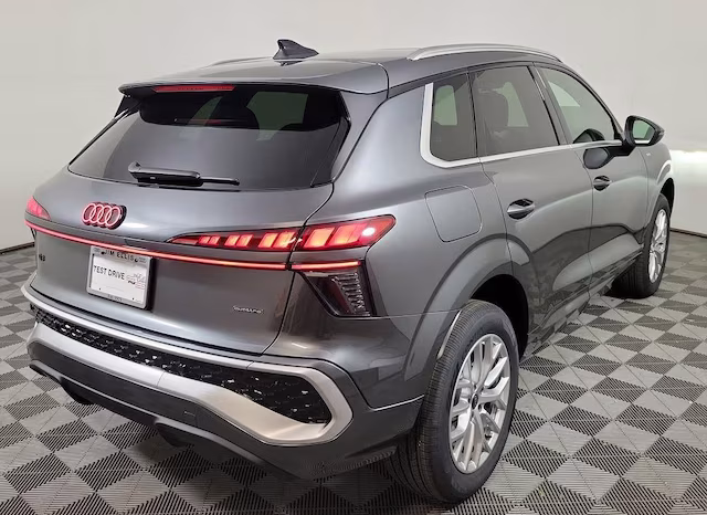 
								2026 Audi Q3 full									