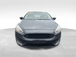 
										2017 Ford Focus SE full									