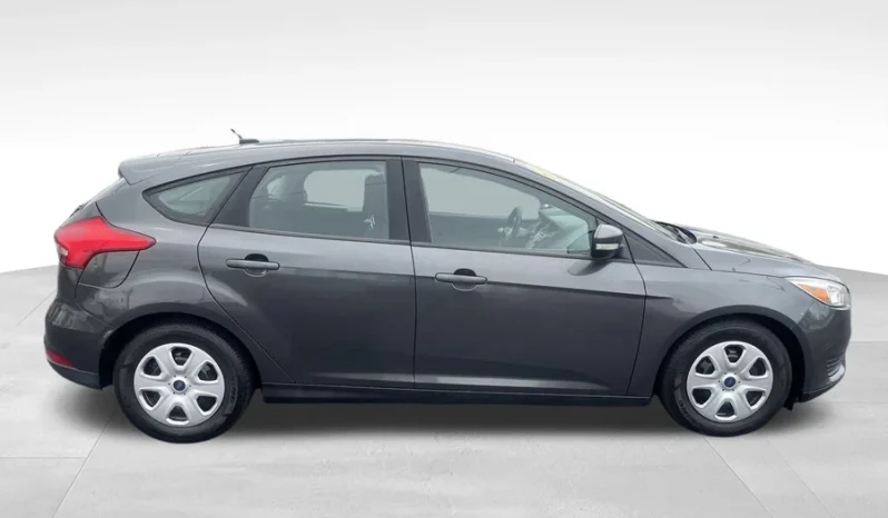 
								2017 Ford Focus SE full									