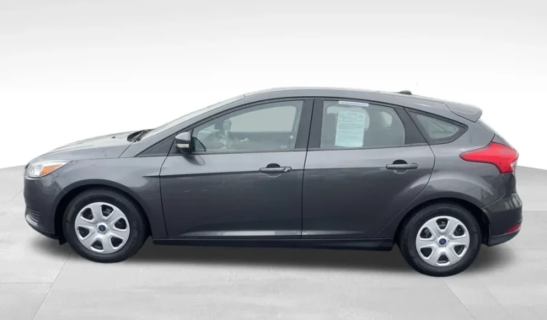 
								2017 Ford Focus SE full									