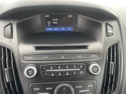 
										2017 Ford Focus SE full									
