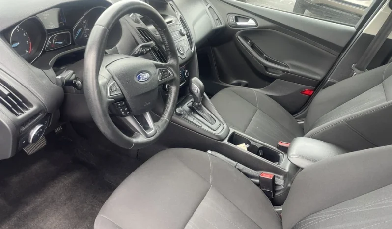 
								2017 Ford Focus SE full									