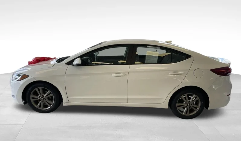 
								2017 Hyundai Elantra SE full									