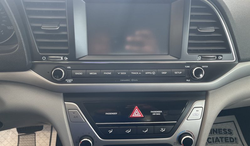 
								2017 Hyundai Elantra SE full									