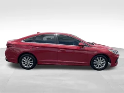 
										2018 Hyundai Sonata SE full									