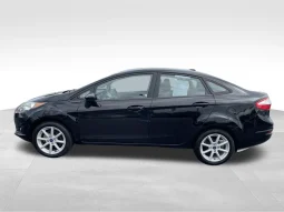 
										2019 Ford Fiesta SE full									