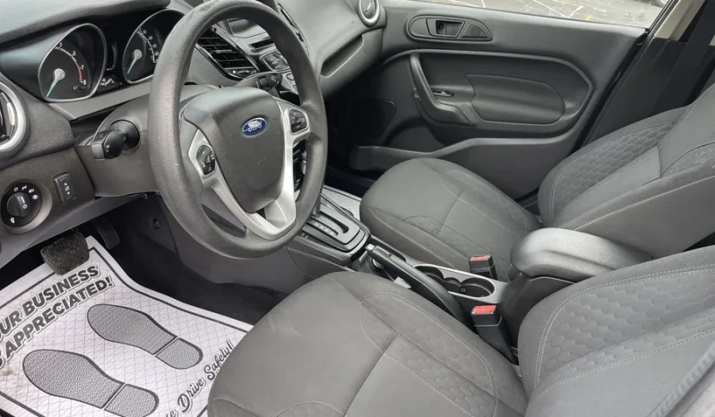 
								2019 Ford Fiesta SE full									