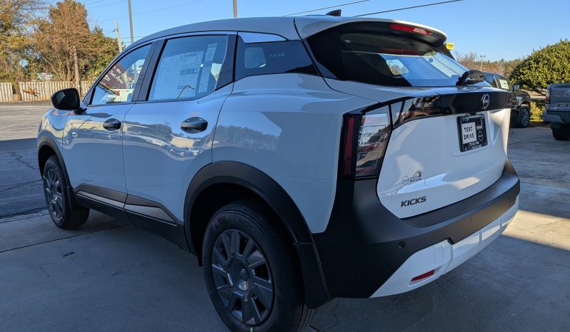 
								2026 Nissan Kicks S full									