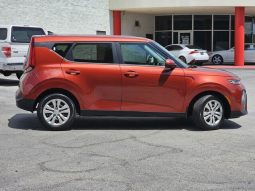 
										2021 Kia Soul LX full									