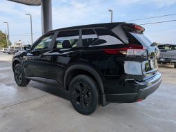 
										2026 Nissan Rogue SV full									