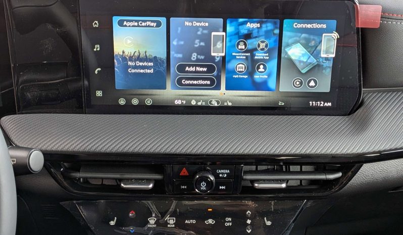 
								2026 Nissan Kicks SR full									