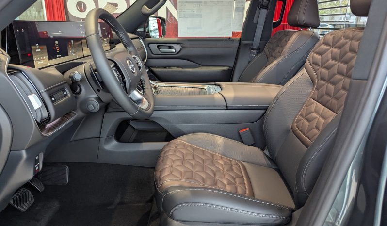 
								2026 Nissan Armada Platinum full									