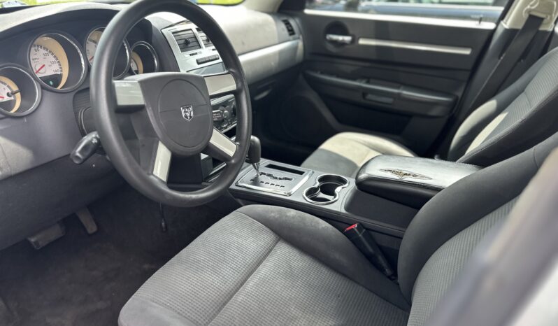 
								2010 DODGE CHARGER full									