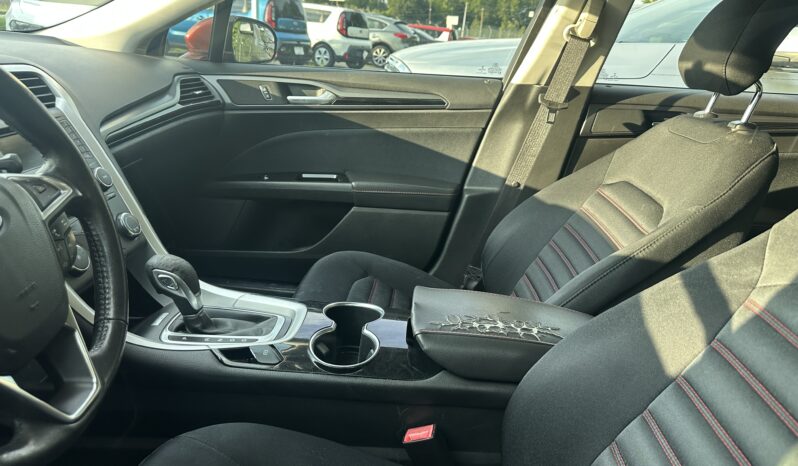 
								2014 FORD Fusion SE full									